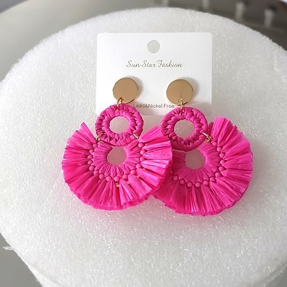 Sun Star Fashion Raffia Woven Drop Fuchsia Earrings - Picture 4 of 4